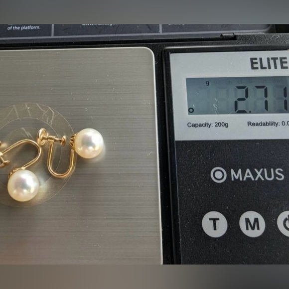 14K Solid Gold Vintage Earrings with Genuine Pearls. - Picture 5 of 5